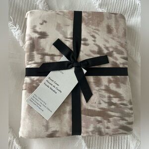 West Elm Abstract Tapestry Duvet Cover (sand)